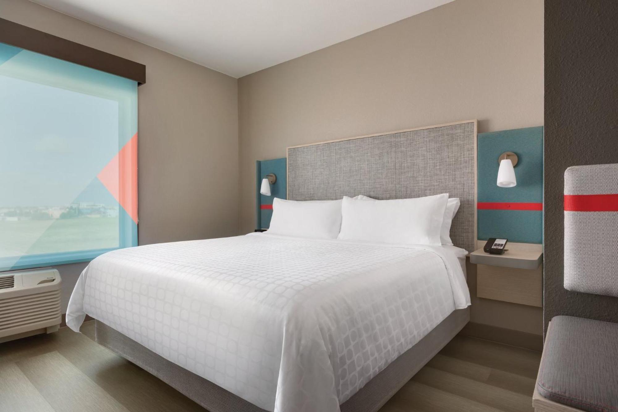 Avid Hotel Traverse City By Ihg Bagian luar foto
